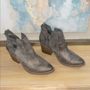 Distressed Gray Cutout Booties – Western Pointed Toe